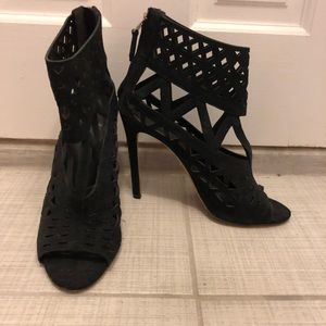 B brian Atwood heels black felt/suede